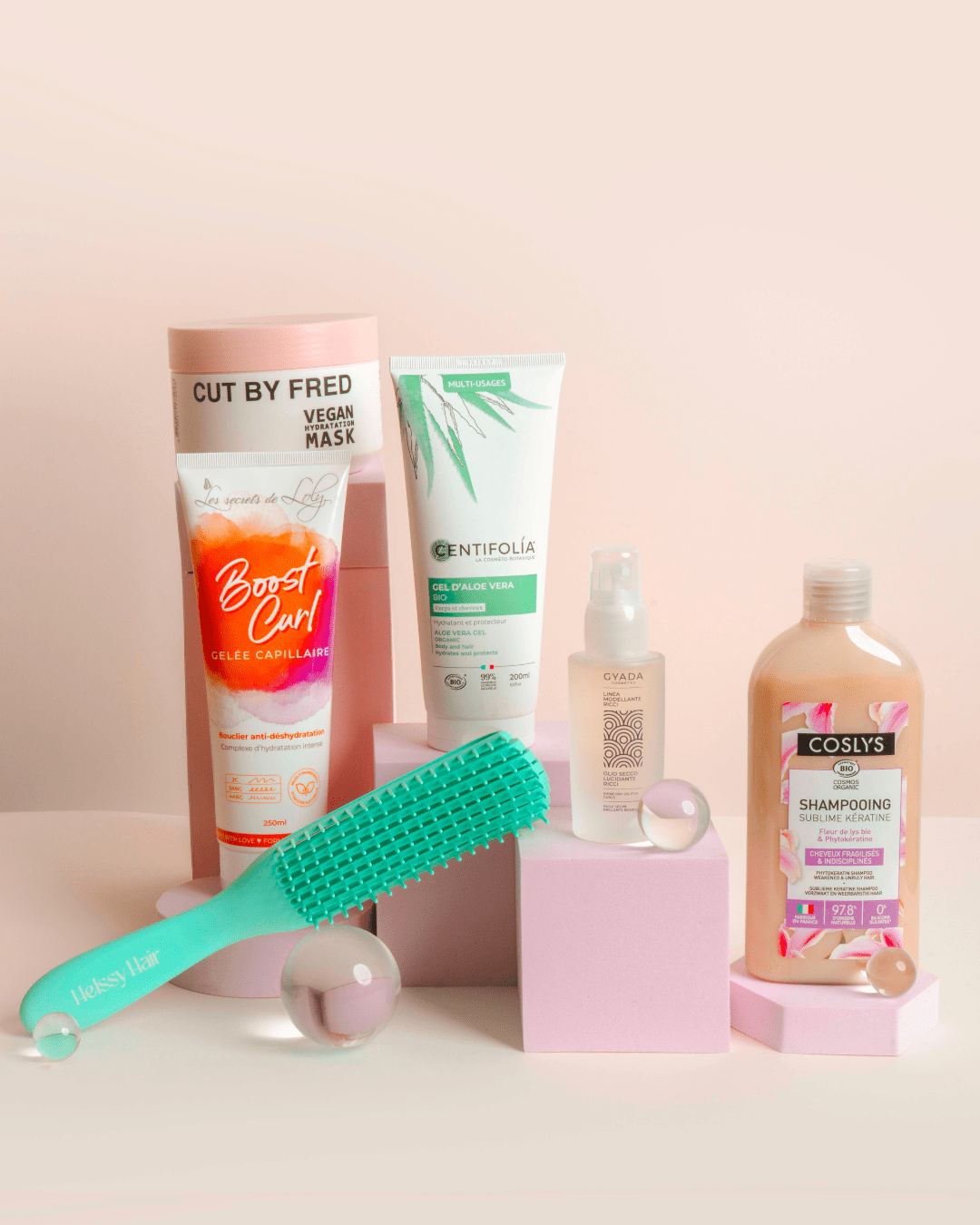 Les meilleurs produits naturels pour cheveux ondulés et bouclés