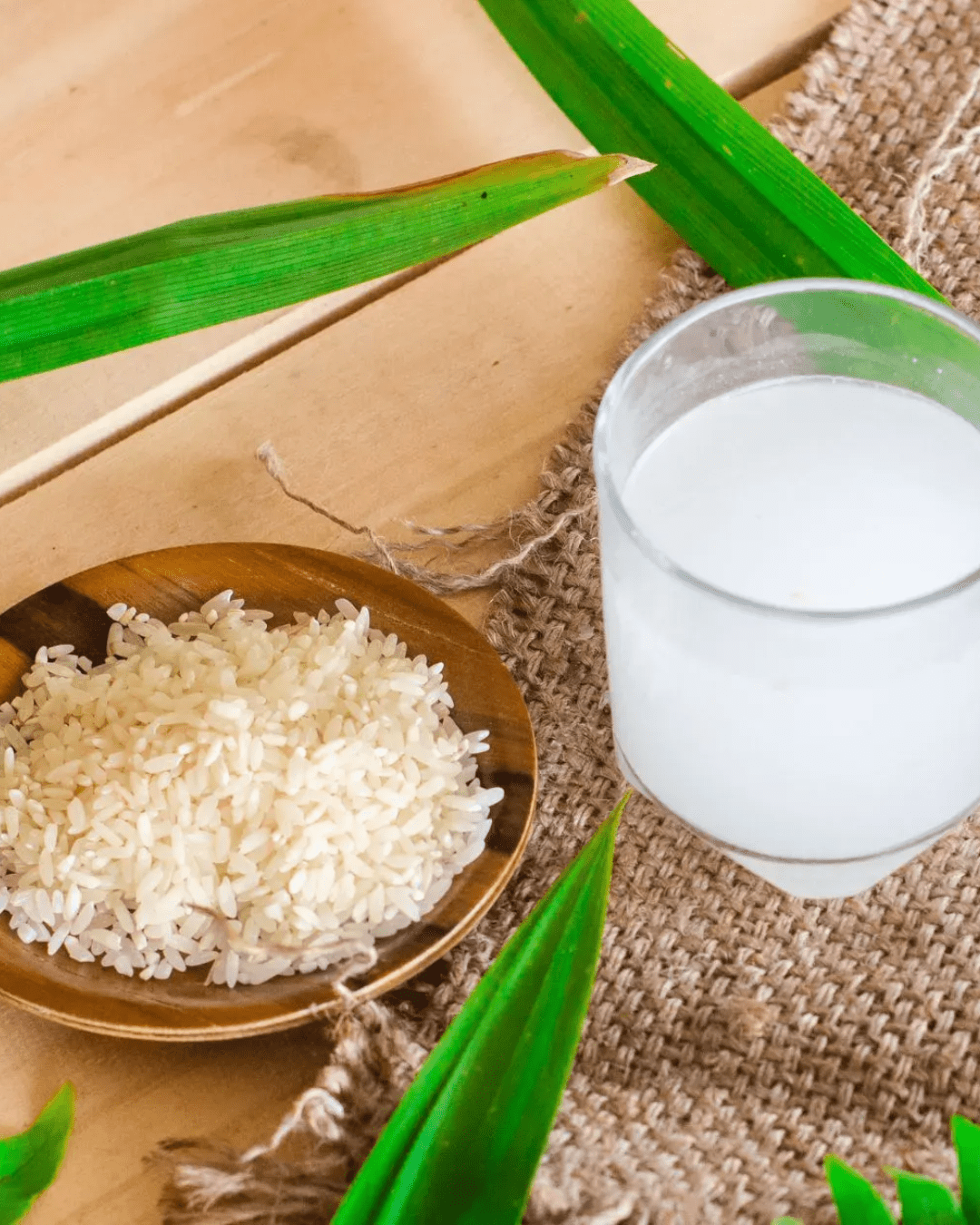 Les 5 bienfaits de l’eau de riz et 4 manières de l’utiliser