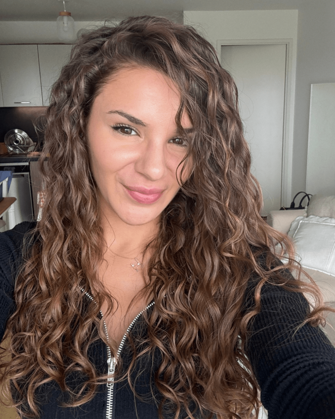 Les 5 erreurs que tu fais avec tes cheveux bouclés (et comment les éviter)